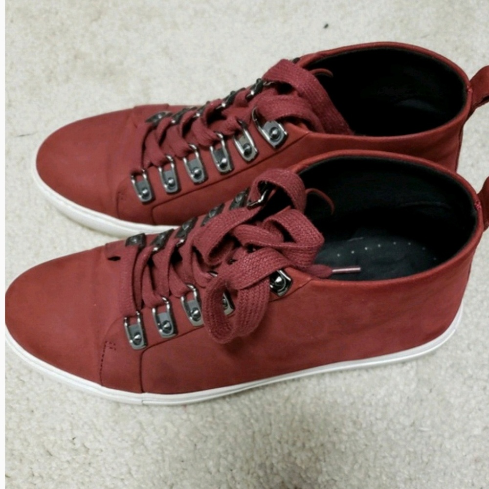 ✴FINAL SALE✴ burgundy bootie sneakers